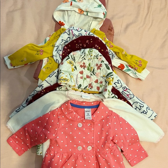 Over 123 Pieces of Baby Girls’ Clothing (sizes 3-6M up to 12-18M) - Picture 9 of 11